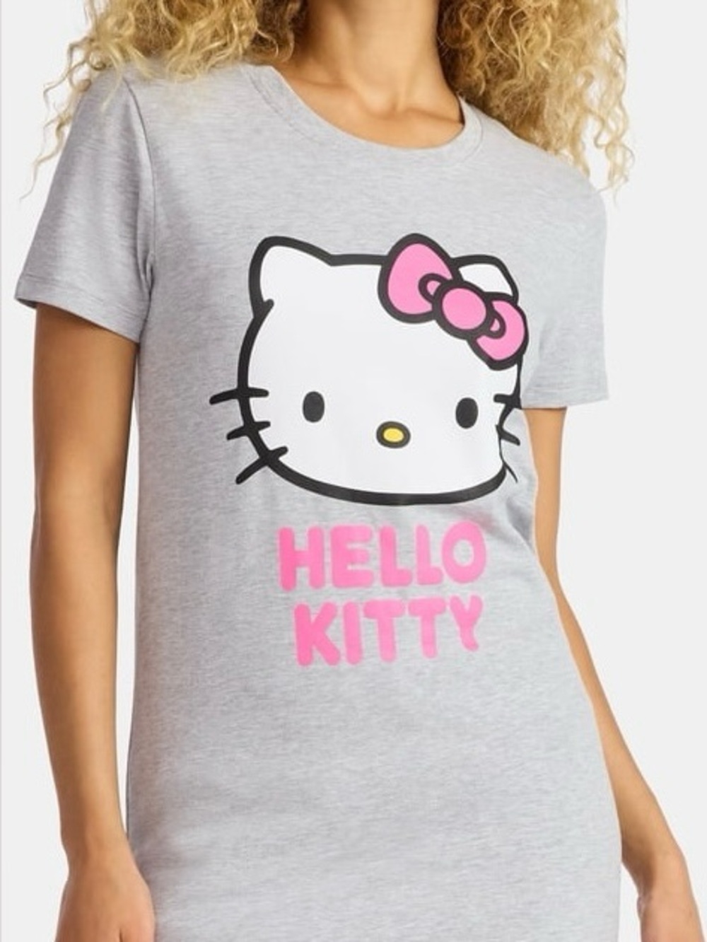 Hello Kitty Women's Graphic Tee Short Sleeves Size Medium NWT
